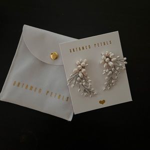 Untamed Petals Moore Bridal Earrings SILVER - With Pouch